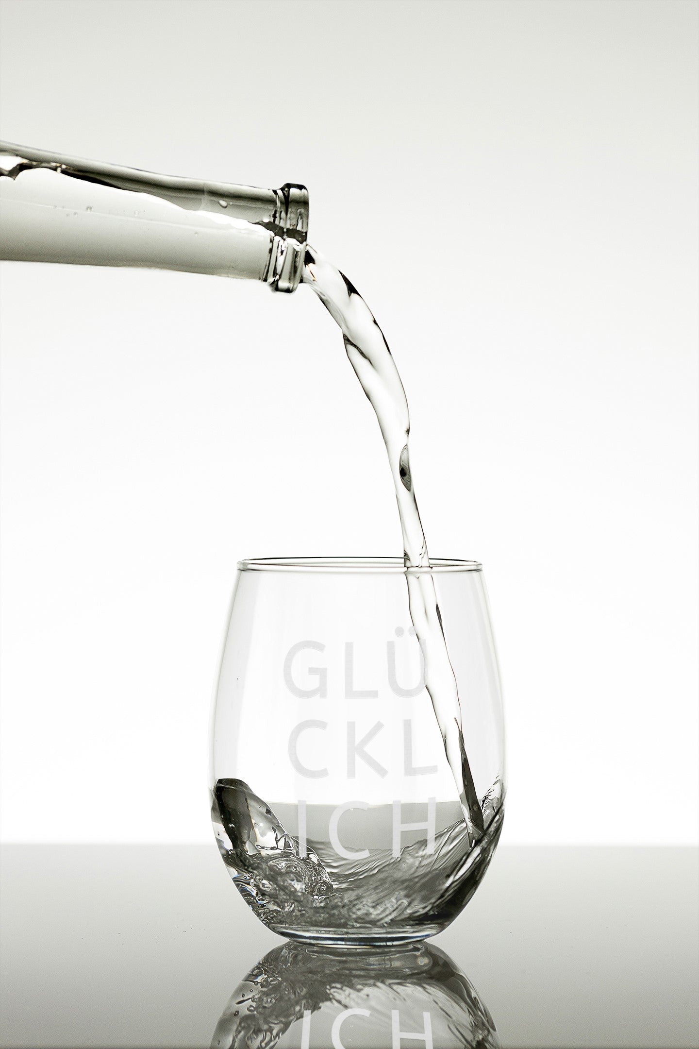 Affirmations Trinkglas "GLÜCKLICH" mit hochwertiger Gravur